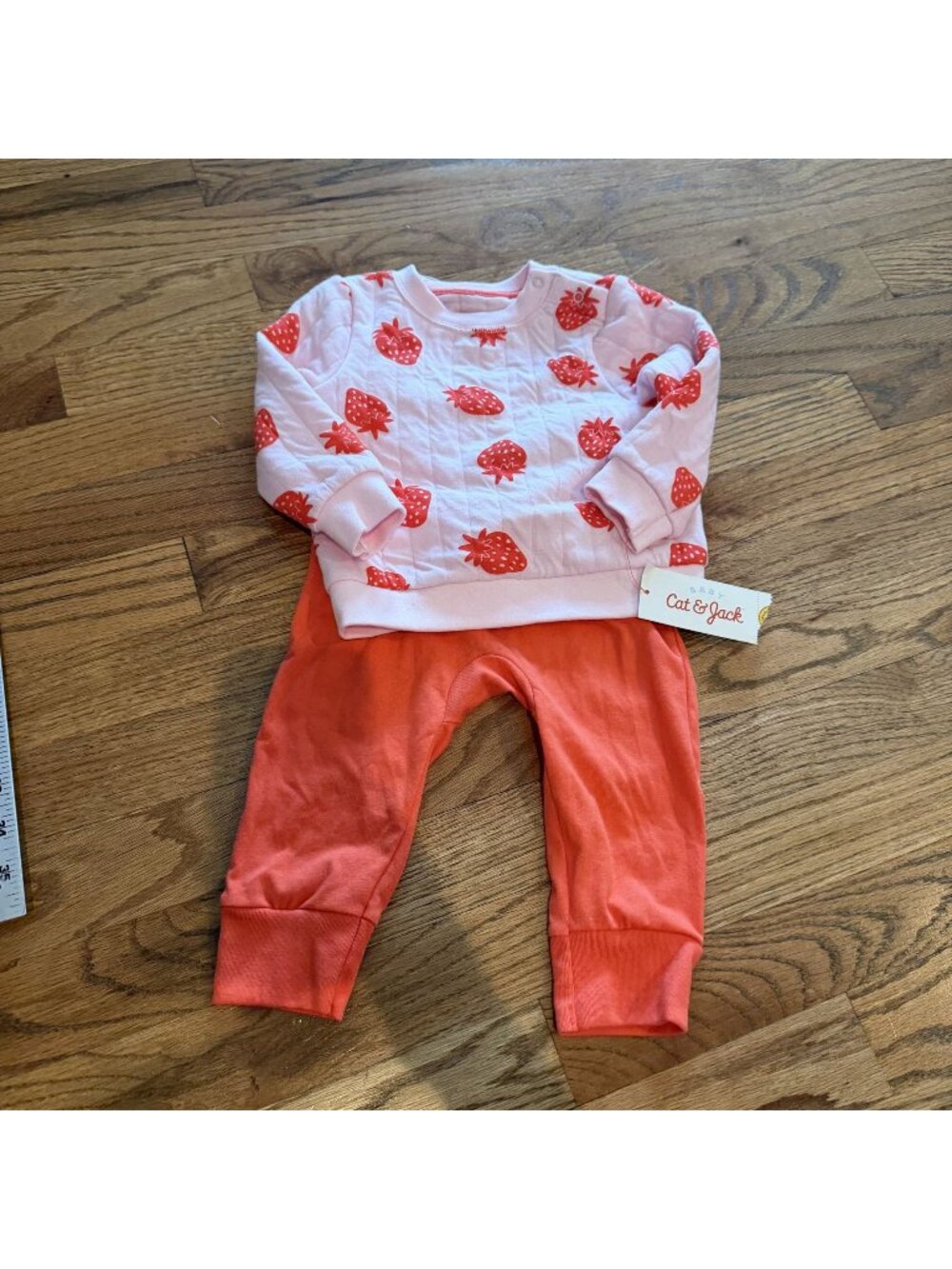 CAT & JACK GIRLS STRAWBERRY JOGGER SUIT SET NEW 12M